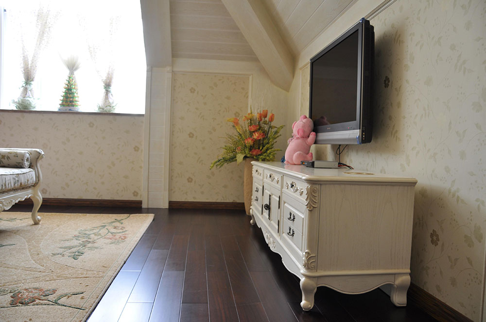 欧式 别墅 卧室图片来自长沙金煌装饰在半山丽墅—浪漫的欧式别墅设计的分享