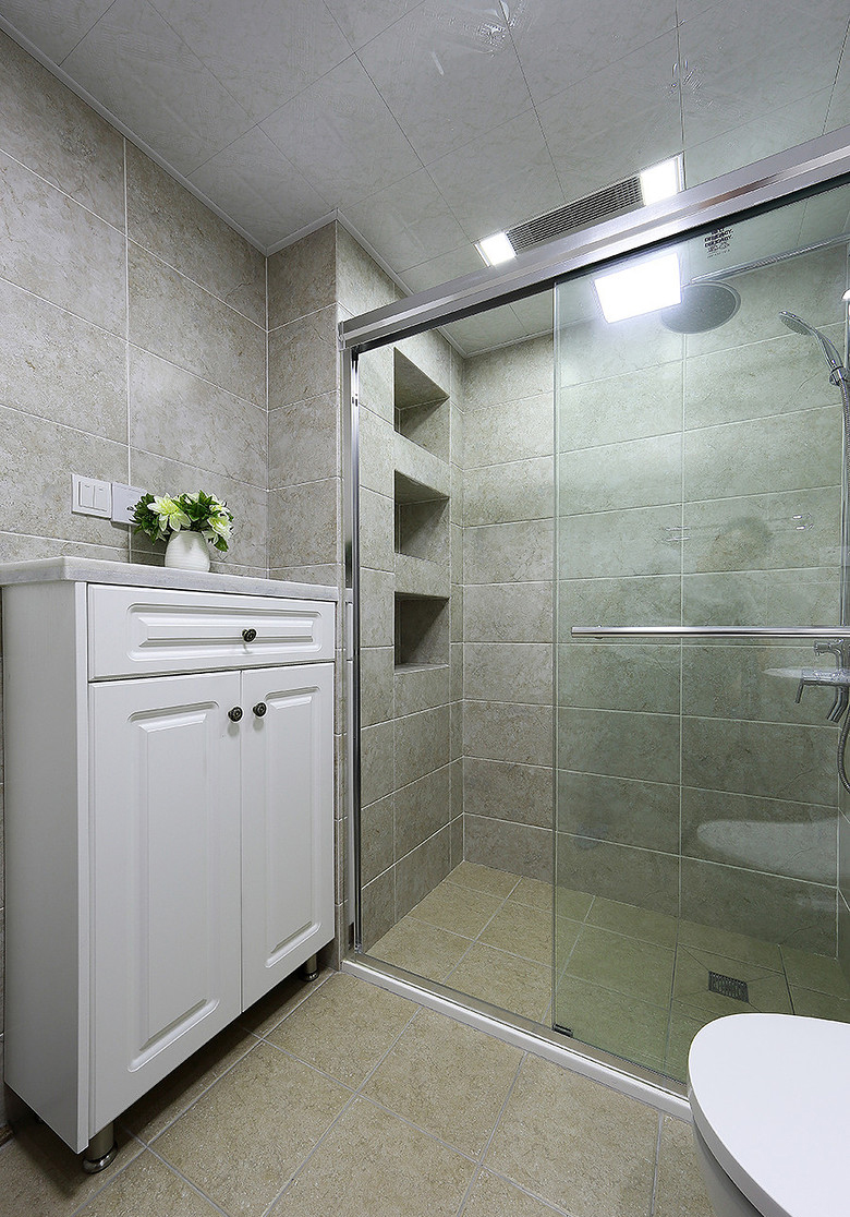 卫生间图片来自家装大管家在暖暖温馨居 138平美式休闲3居室的分享