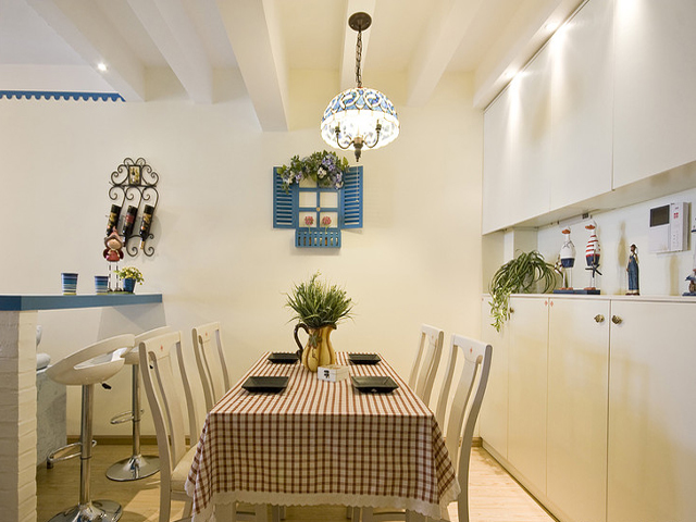 餐厅图片来自四川岚庭装饰工程有限公司在浅色系浪漫地中海一居室的分享