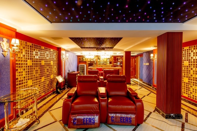 简约 欧式 别墅 影音室图片来自大金家用中央空调在欧式风格别墅中央空调装修案例的分享