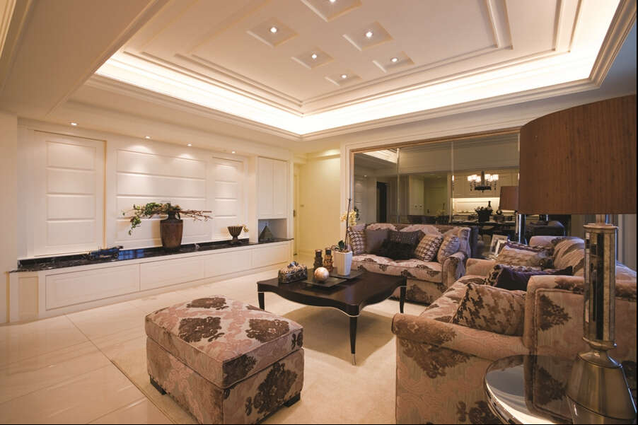 简约 欧式 混搭 四居室 新古典风格 白领 收纳 80后 小资 客厅图片来自成都V2装饰在比华利国际城新古典风格的分享