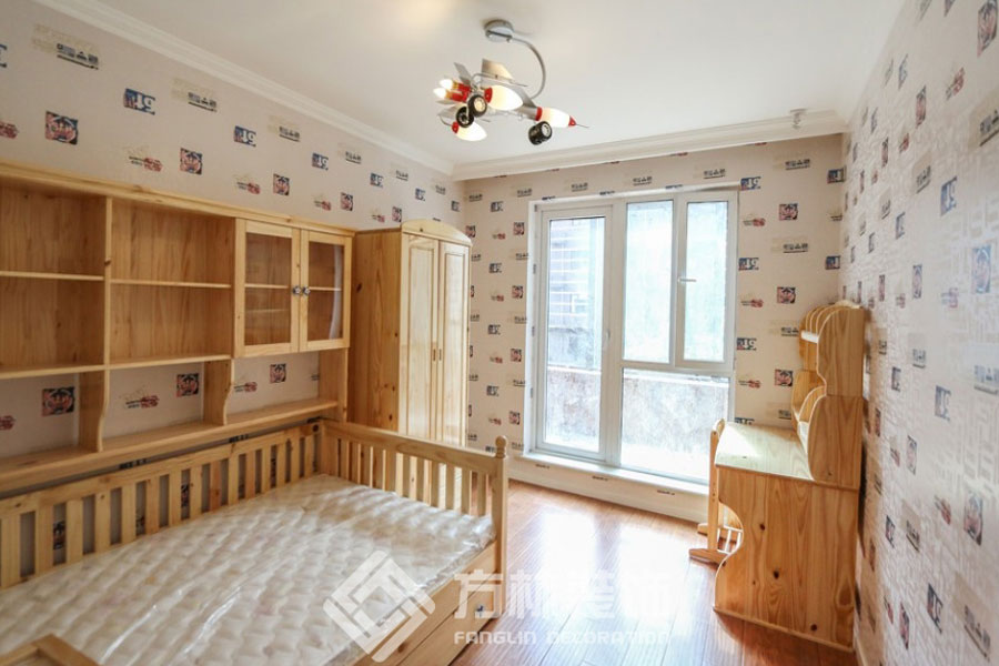 五彩阳光城 欧式 三居 卧室图片来自方林装饰在五彩阳光城126平欧式风格装修的分享