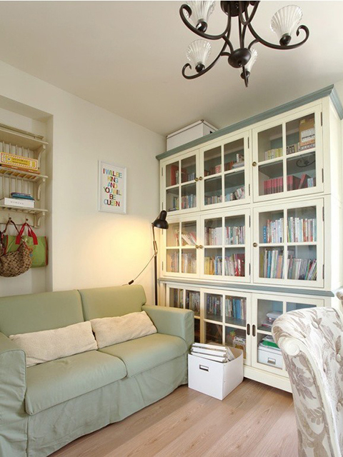 混搭 书房图片来自四川岚庭装饰工程有限公司在冰激凌色系三居室的分享
