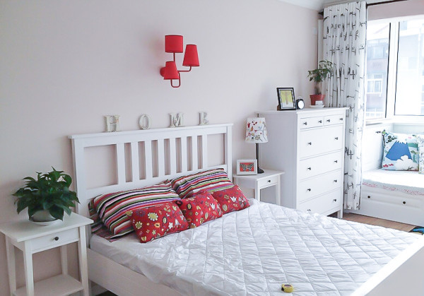 卧室图片来自四川岚庭装饰工程有限公司在75㎡简约风格装修的分享