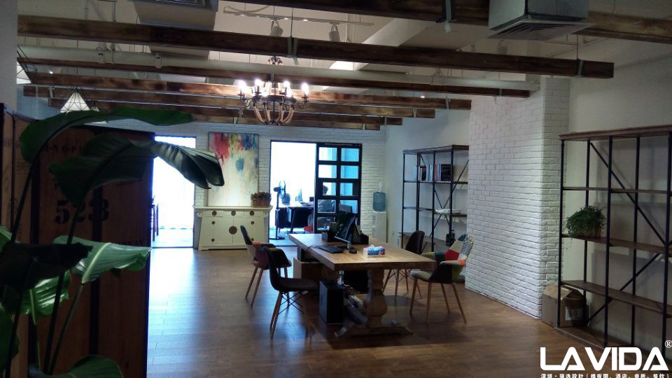 混搭 三居 80后 小资 客厅图片来自深圳狼逸设计工作室在LOFT混搭服装设计公司设计的分享