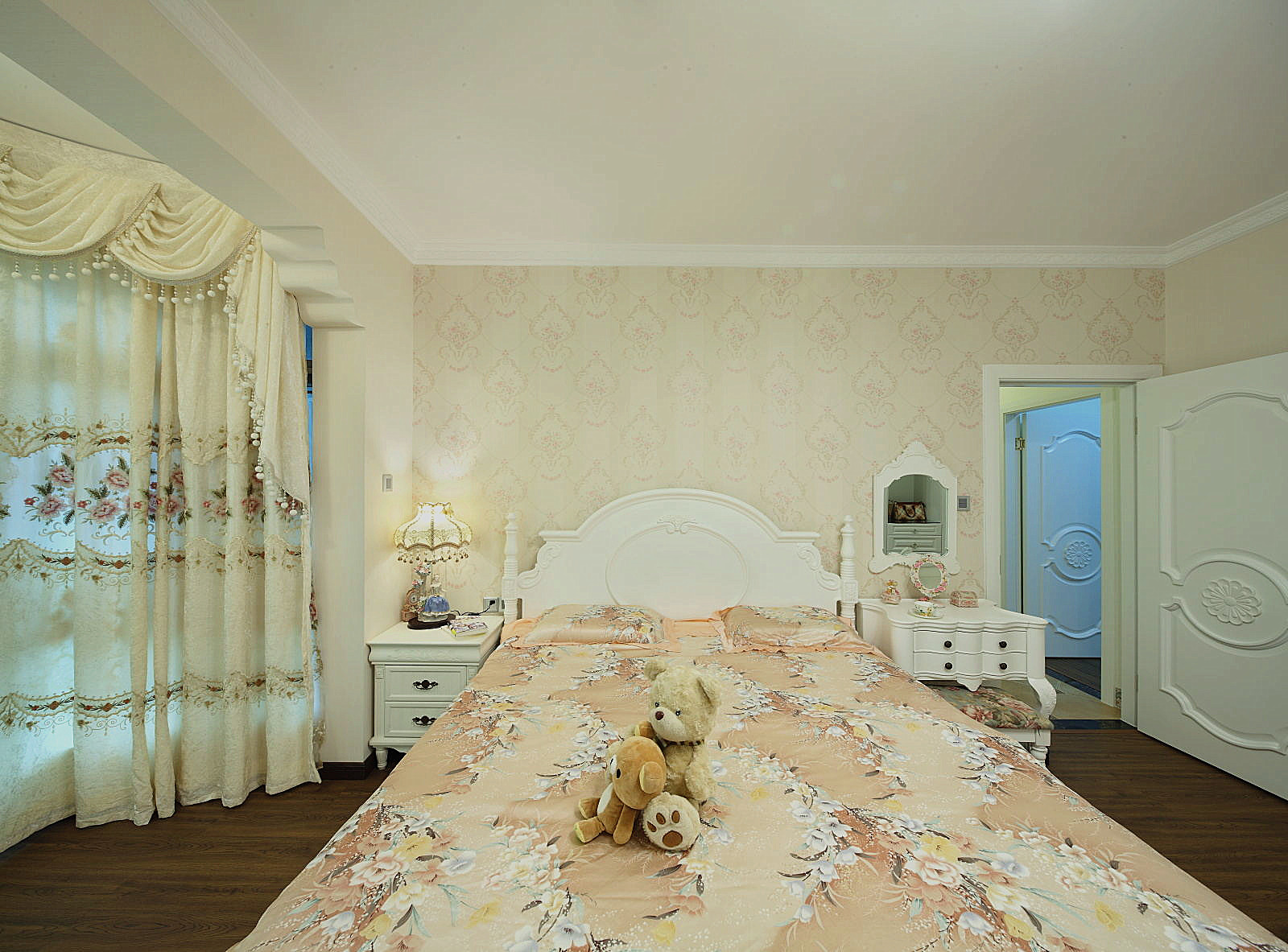 卧室图片来自设计师胡狸在【花.恋】的分享