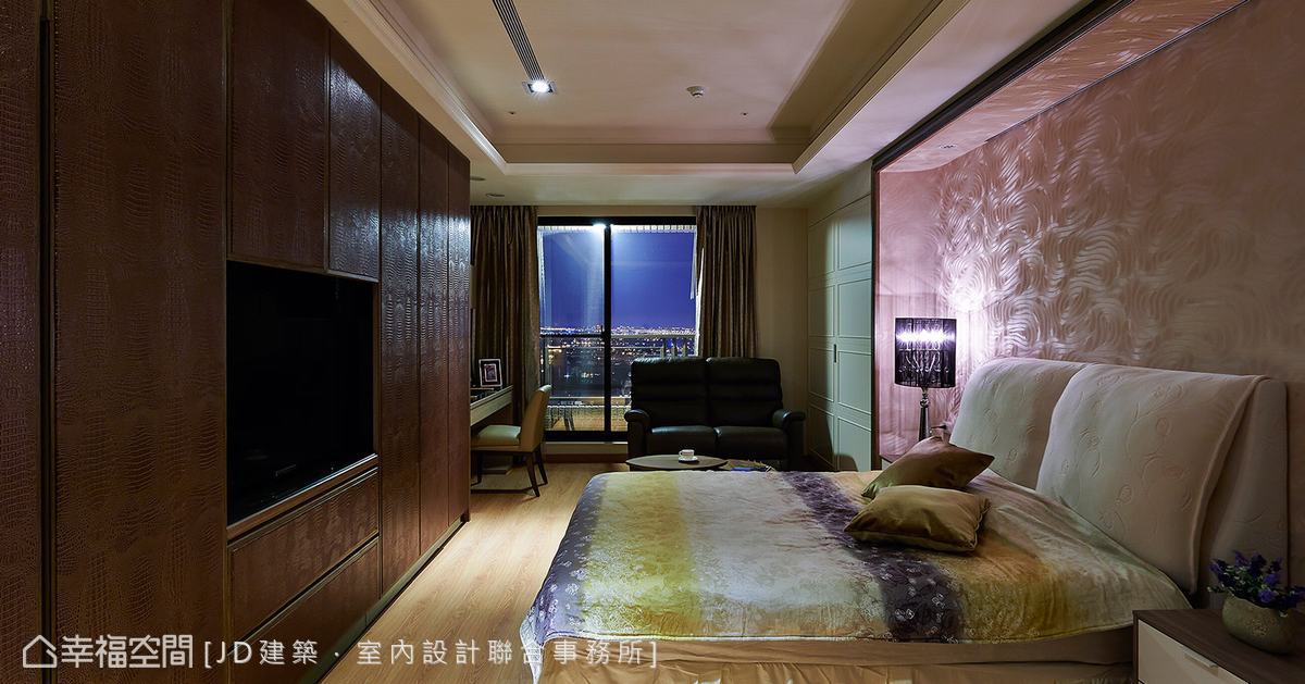 三居 大户型 新古典 小资 简约 卧室图片来自幸福空间在456平奢华 新古典精品尊邸的分享