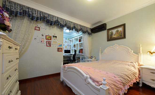卧室图片来自四川岚庭装饰工程有限公司在小奢华的简欧风格家居的分享