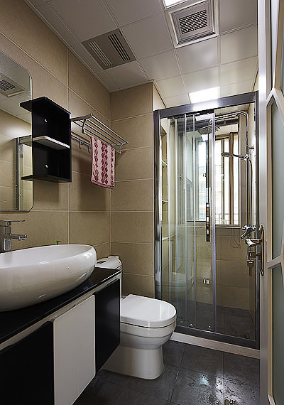 卫生间图片来自家装大管家在满屋柔情 112平现代简约舒适3居的分享