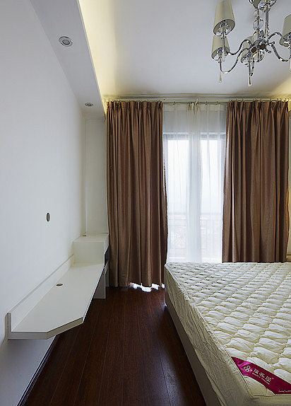 卧室图片来自家装大管家在满屋柔情 112平现代简约舒适3居的分享