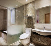 主卧室卫浴空间相当宽敞，并以石材与进口磁砖的自然感来烘托出紓压质感及屋主风雅品味。
