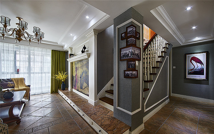 楼梯图片来自家装大管家在惬意居家生活 158平美式简约空间的分享