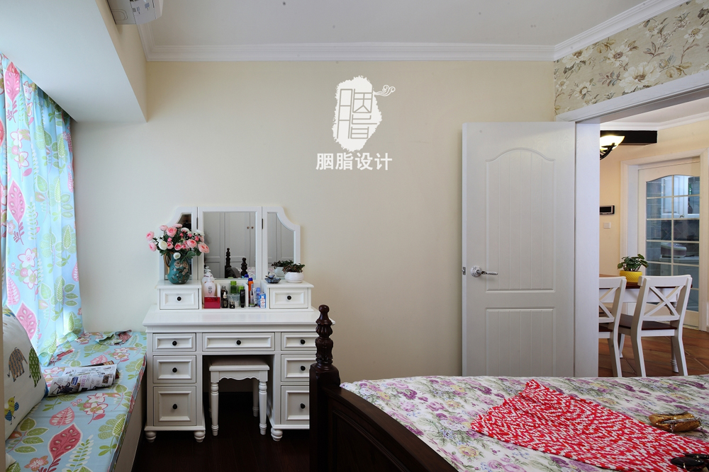混搭 地中海风格 胭脂赖 胭脂设计 卧室图片来自设计师胭脂在84平悠悠小家+实用多功能区的分享