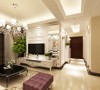 客厅设计：
华丽高贵的吊灯十分耀眼，一颗颗晶莹剔透的水晶散发出夺目的光彩，光影变幻间，营造出优雅奢华的空间感。