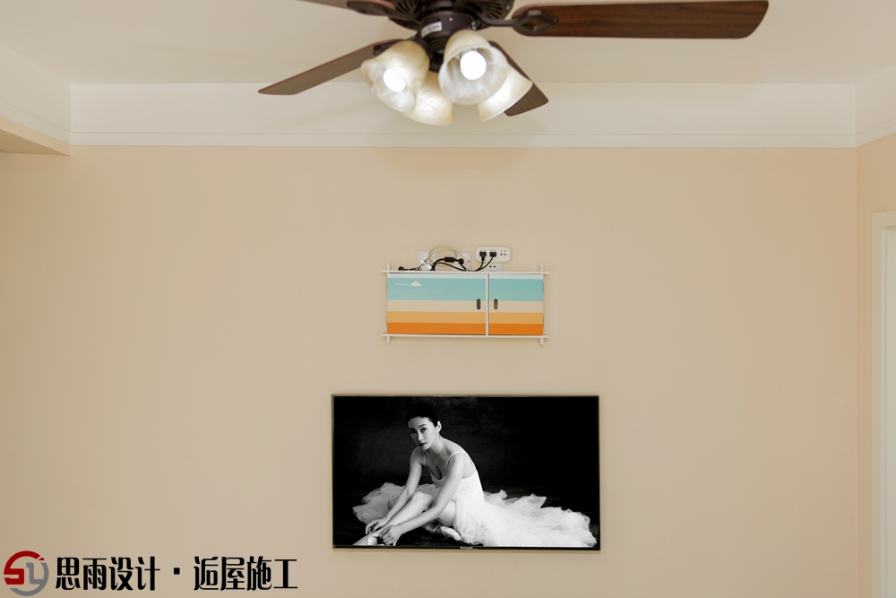 卧室图片来自思雨易居设计-包国俊在《雅致如歌》76平现代美式风的分享