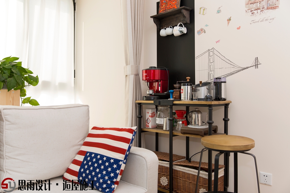 客厅图片来自思雨易居设计-包国俊在《雅致如歌》76平现代美式风的分享