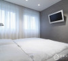 卧室使用简洁的白色作为主色调，安静祥和
