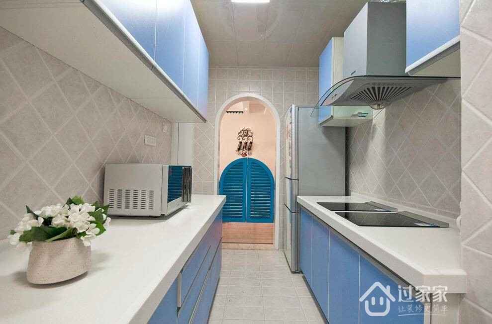 小资 80后 旧房改造 收纳 白领 厨房图片来自过家家装饰在80平两居室纯美地中海的分享