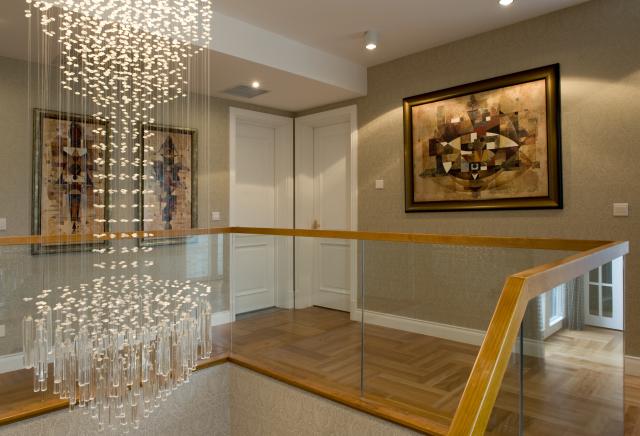欧式 别墅 楼梯图片来自天津尚层装修韩政在欧式温馨的家的分享