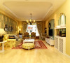 客厅的打造得很美，暖暖的黄色调，让人回到家就倍感温馨。