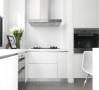 纯白色简约设计是整个厨房视若无睹人间显得宽敞干净。