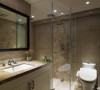 卫浴空间仿製饭店式的精緻高雅，採乾湿分离设计。