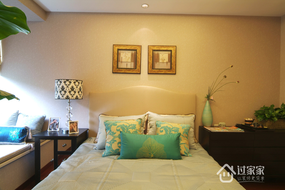 现代 三居 旧房改造 白领 收纳 卧室图片来自过家家装饰在现代风三居文艺范的分享