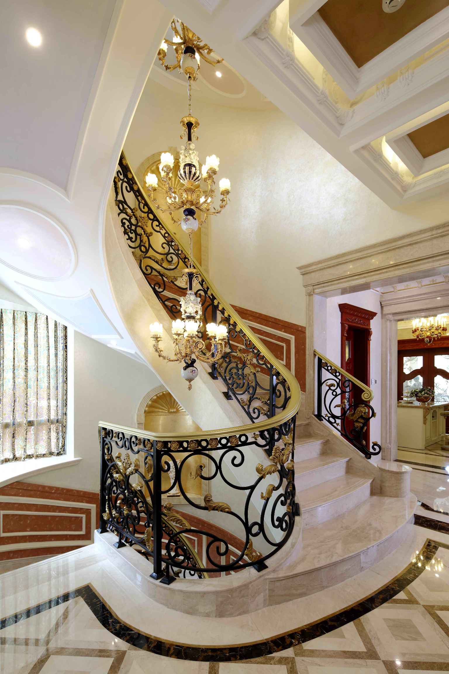 欧式 原创国际 品质墅装 全案设计 楼梯图片来自原创国际别墅装饰在莱蒙湖别墅的分享