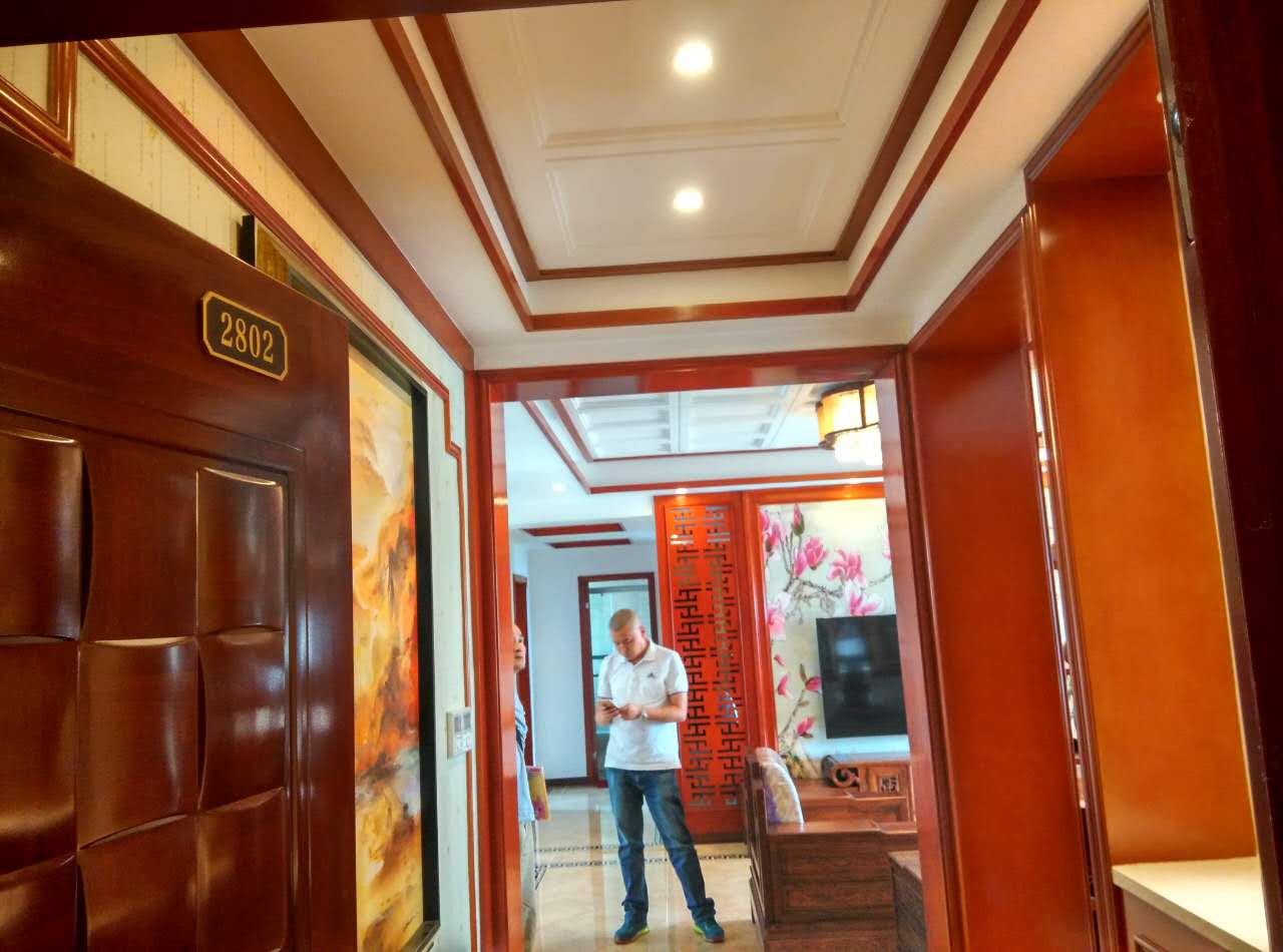 客厅图片来自上海本意空间建筑装饰有限公司在塔子山竣工的分享