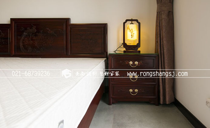 中式 三居 收纳 小资 卧室图片来自上海荣尚建筑装饰在黛瓦白墙，120平传统中式三居的分享