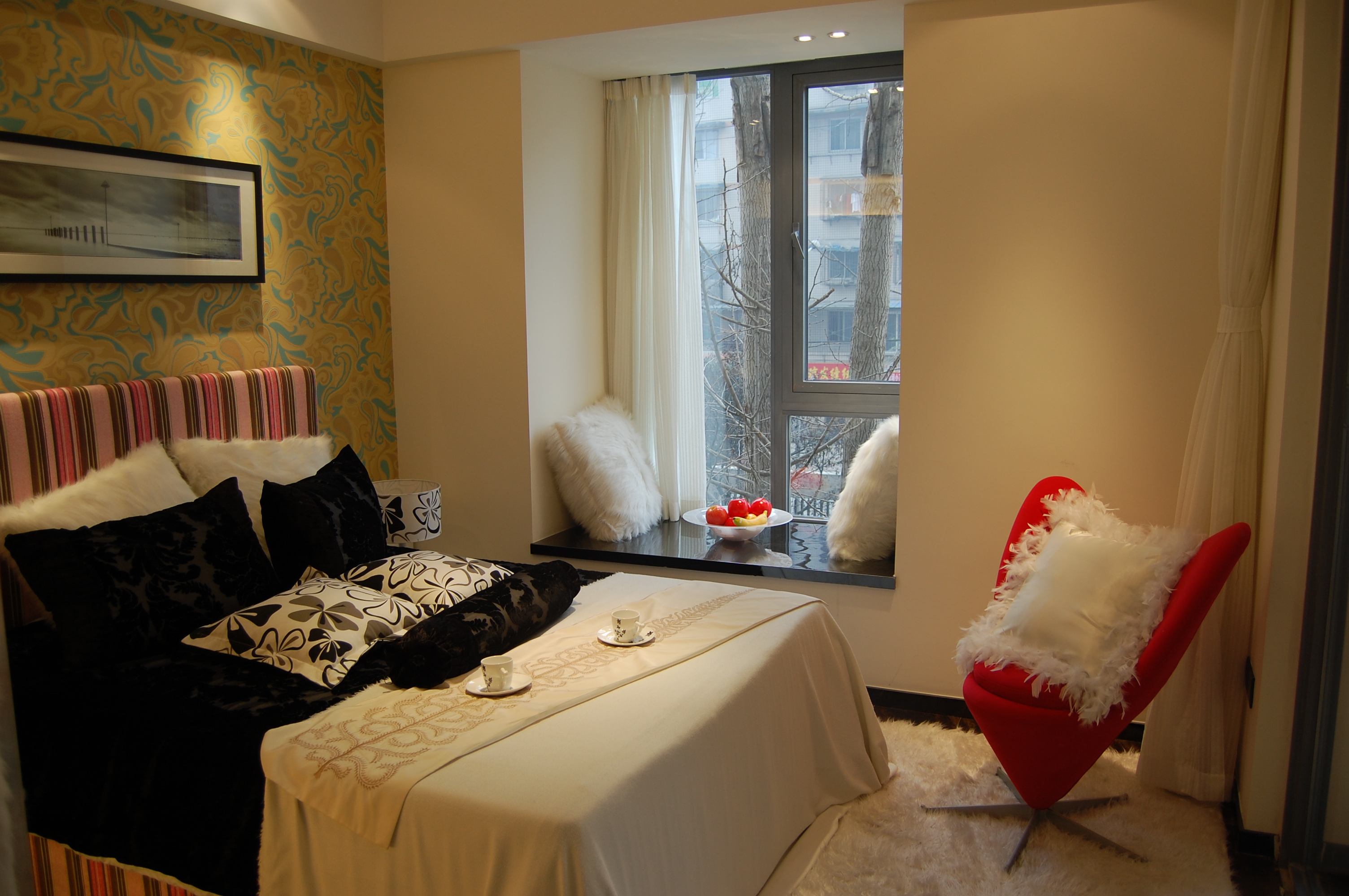简约 现代 卧室图片来自紫禁尚品国际装饰小孔在华润公园九里现代简约案例的分享