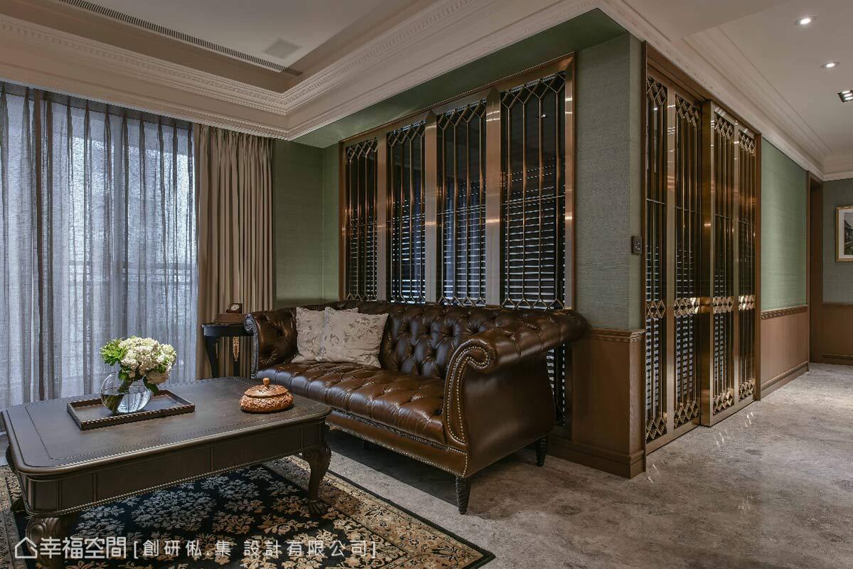 新古典 二居 收纳 简约 混搭 客厅图片来自幸福空间在132平老英式风格的优重现的分享
