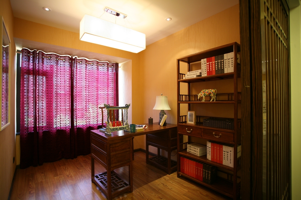 中式 四居 公寓 书房图片来自紫禁尚品国际装饰小孔在华润公园九里中式风格案例的分享