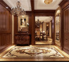 门厅运用明黄、米白等古典常用色来渲染空间氛围，营造出富丽堂皇的效果。