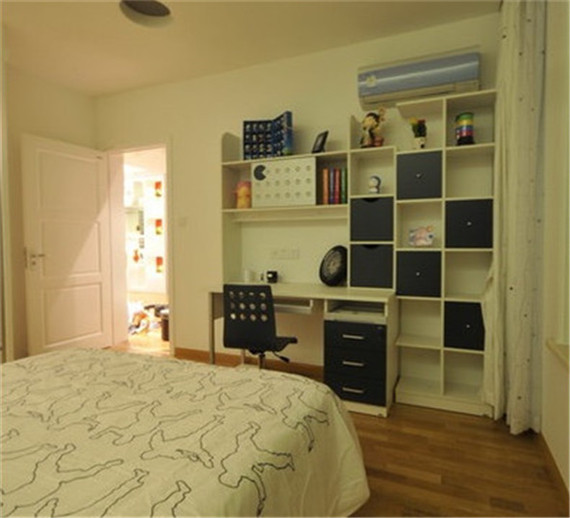 简约 三居 80后 卧室图片来自日升装饰公司在8万装128平温馨现代简约居的分享