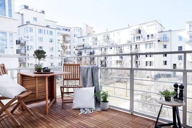 简约 欧式图片来自思雨易居设计在小公寓的阳台无限可能性的分享