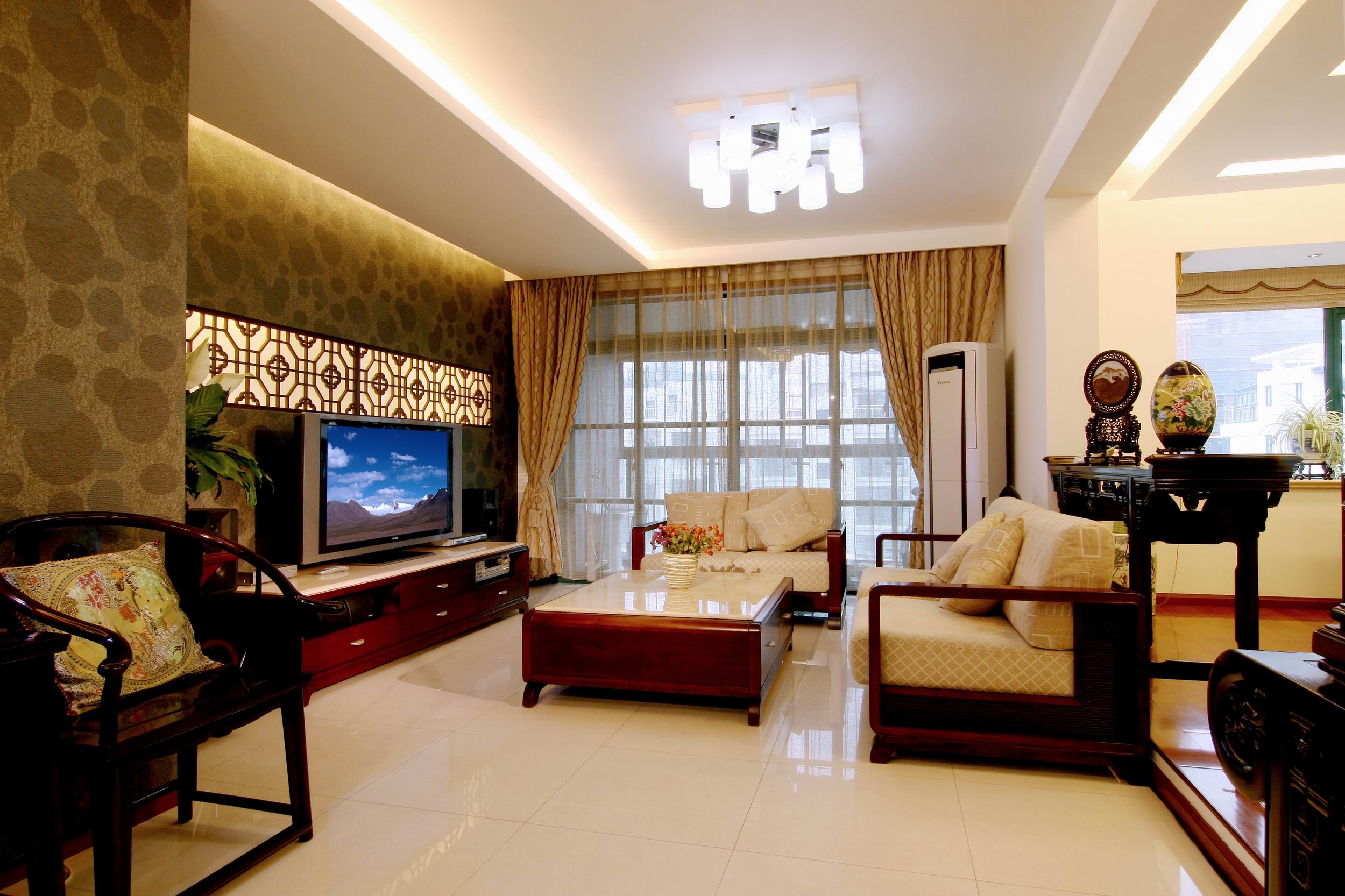 公寓 中式 客厅图片来自紫禁尚品国际装饰小孔在中式风格华贸城案例的分享