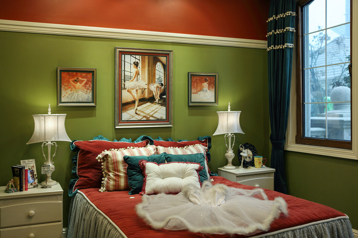 欧式 新古典 四居 80后 白领 卧室图片来自加拿大乐邦装饰在欧式新古典的分享