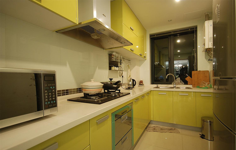 厨房图片来自家装大管家在简洁明快 95平现代简约幸福空间的分享