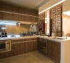 厨房：可选用深木色，金色丝制布料结合光线的变化，创造出内敛谦卑的感觉