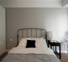 卧室的设计偏于简单、美观。和整体的设计看起来完美、搭配。
