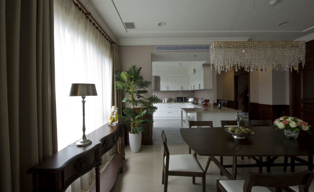 别墅 白领 餐厅图片来自成都丰立装饰工程公司在别墅新古典的分享