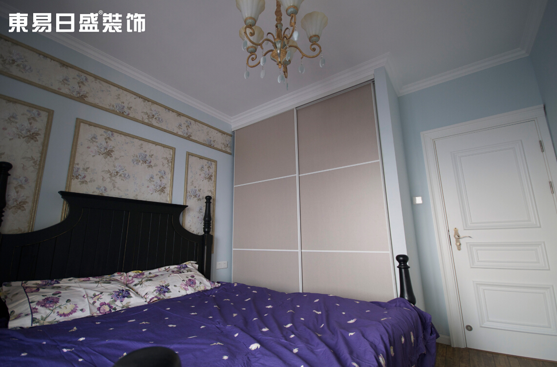 美式 小资 80后 白领 卧室图片来自武汉东易日盛在万锦江城—现代美式—万程的分享