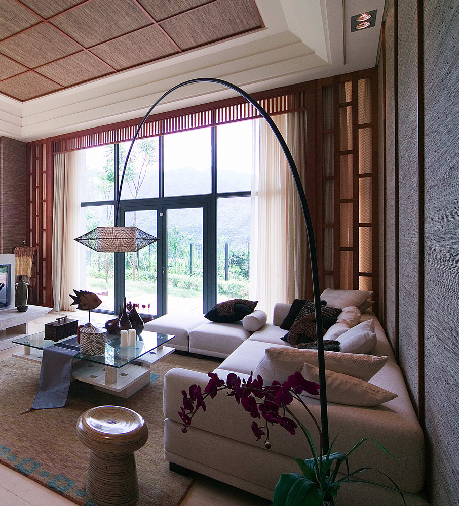 新中式 二居 客厅图片来自成都创新思维装饰工程有限公司在76平米新中式风格设计的分享