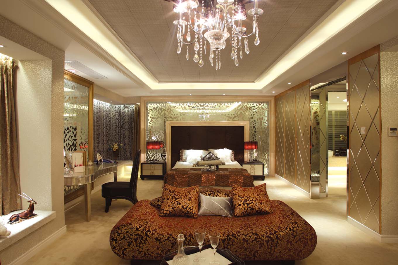 欧式 别墅 卧室图片来自紫禁尚品国际装饰小孔在欧式香江别墅案例的分享