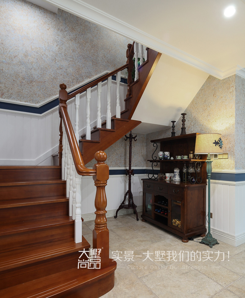 五居 美式 复式 小资 楼梯图片来自大墅尚品-由伟壮设计在虞景山庄·优雅随性的小资生活的分享