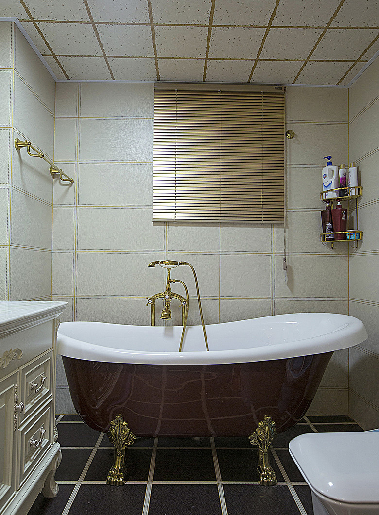 卫生间图片来自家装大管家在奢华经典欧式 148平华丽展现的分享
