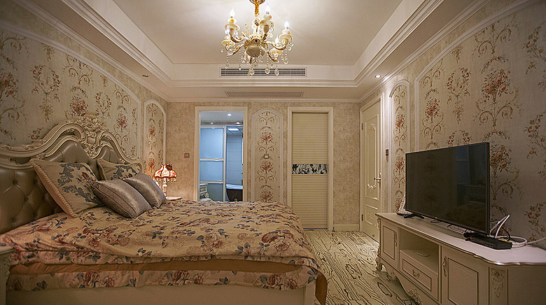 卧室图片来自家装大管家在奢华经典欧式 148平华丽展现的分享