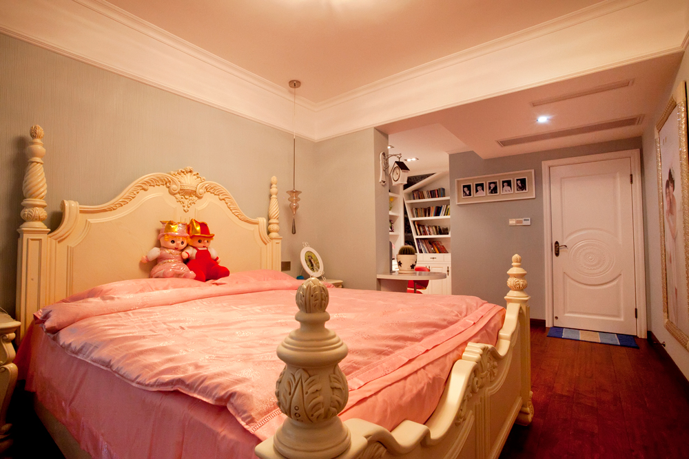三居 卧室图片来自金煌装饰有限公司在以雕琢不朽的态度筑新家简欧风格的分享