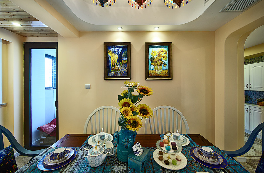 三居 白领 小资 地中海 餐厅图片来自中博装饰在凯德龙湾138方地中海风情居家的分享
